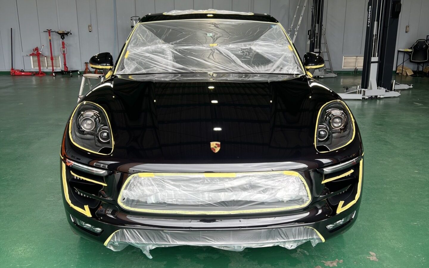 ポルシェ マカンGTS コーティング マスキングテープ処理