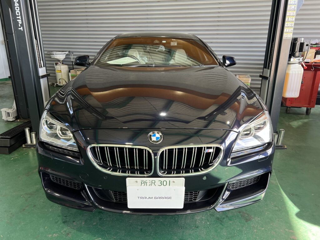 bmw f12を前から撮影した画像