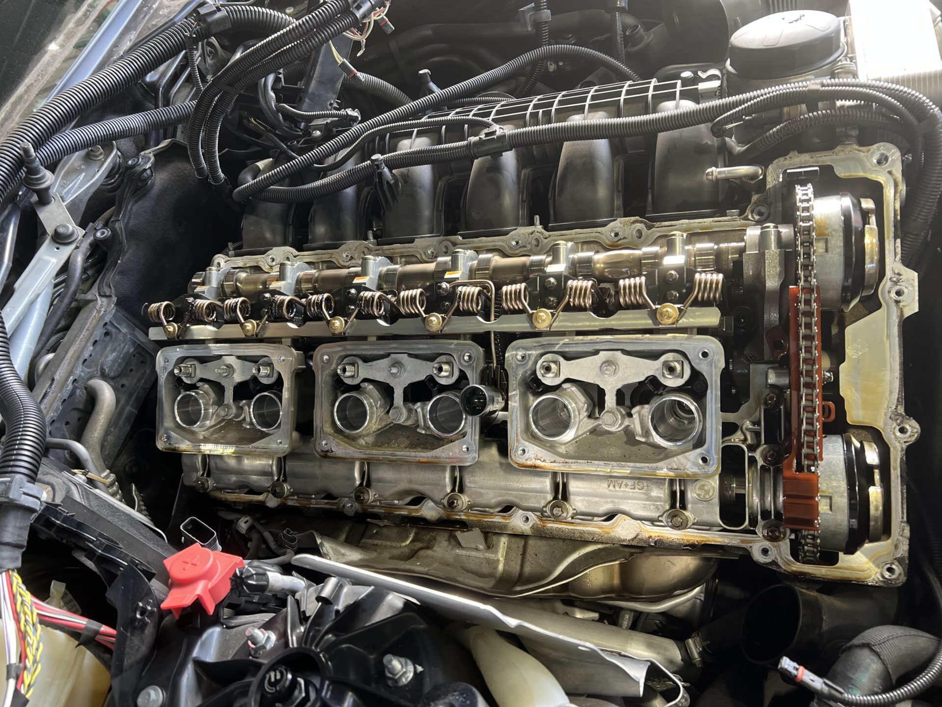 ヘッドカバーを外した様子