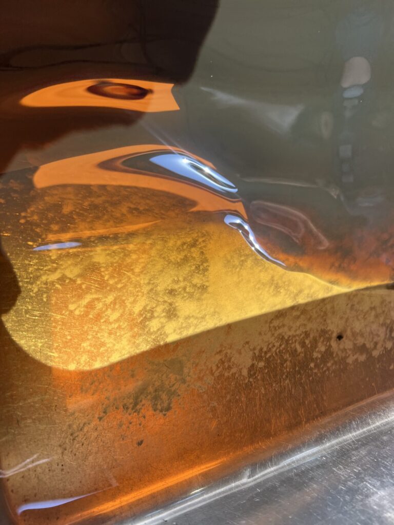 抜いた後のオイルの状態の画像②